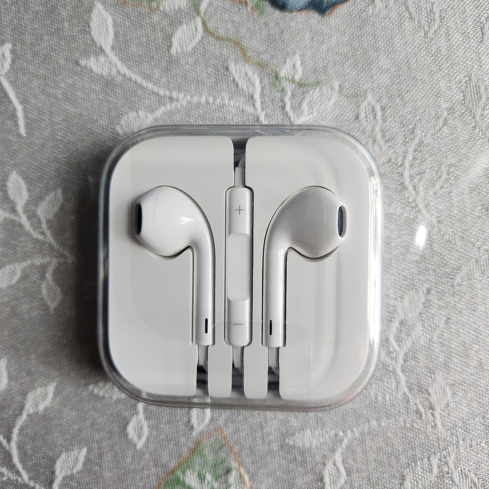 Apple earpods